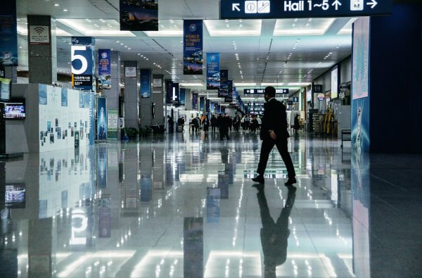 Sicherheitsmann auf einer Messe